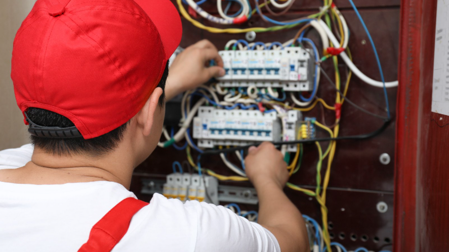 Efficient Low Voltage - From Design to Maintenance: How Low Voltage Contractors Support Scalable Business Systems